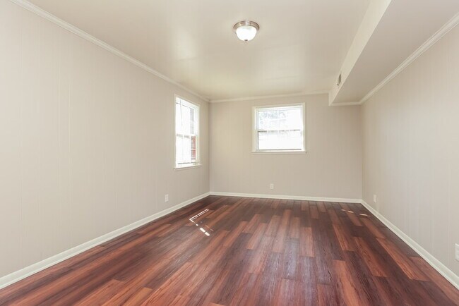 Building Photo - 3854 Valley Ridge Dr