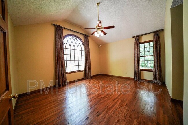 Building Photo - 165 Battleground Rd