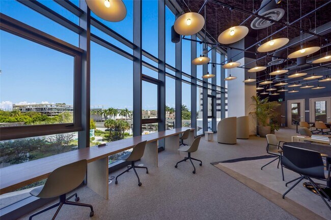 Building Photo - 500 Alton Rd