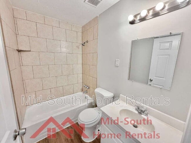 Building Photo - 1234 Whipporwill Cove