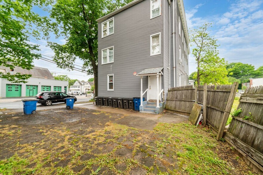 Building Photo - 705 Dixwell Ave