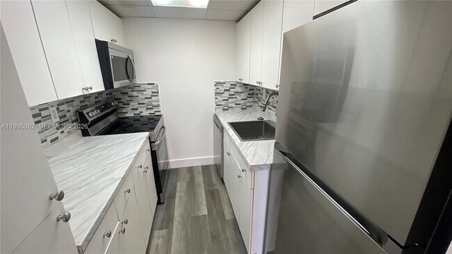 Building Photo - 10801 SW 109th Ct