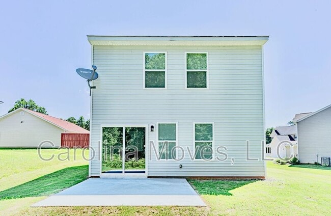 Building Photo - 250 Spirit Dr