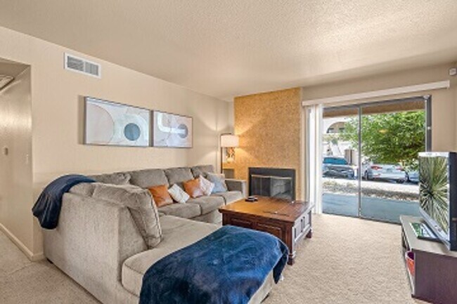 Building Photo - Furnished 3 Bedroom close to Downtown Tucson Pima West and U of A