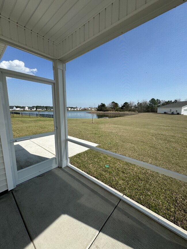 Building Photo - 3067 Visionary Dr