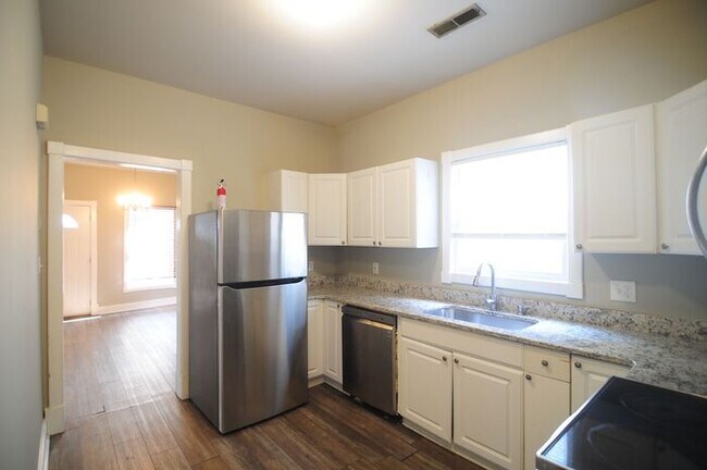 Building Photo - 202 Beirne Ave NW
