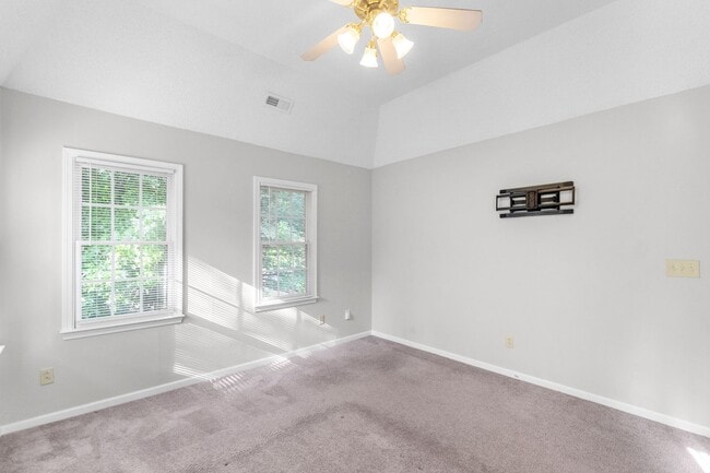 Building Photo - Spacious 2-Story Home with Finished Basement!