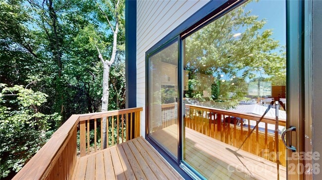 Building Photo - 156 Mattoon St