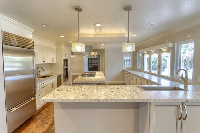 Building Photo - Stunning Almaden Valley 4-Bedroom Home