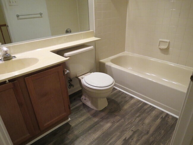 Building Photo - 13671 Cedar Creek Ln