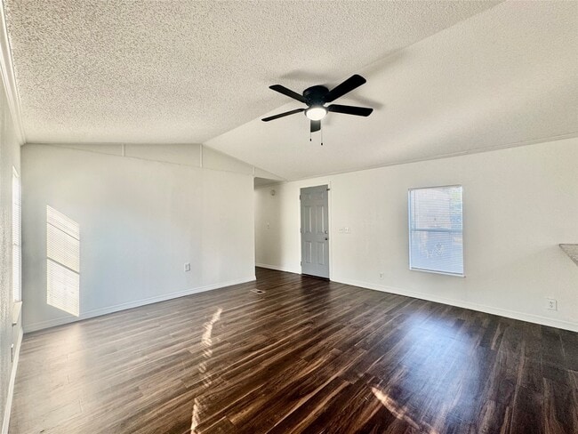 Building Photo - 1007 Spooner St