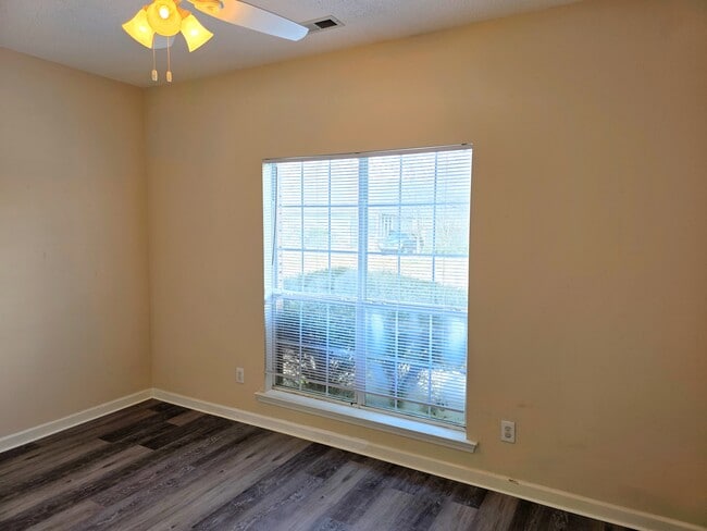 Building Photo - 1012 McAllister Dr