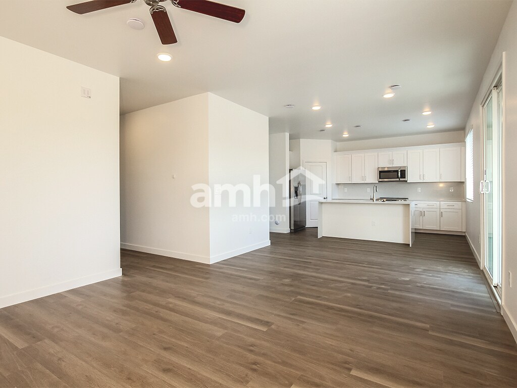 Building Photo - 20177 W Thomas Rd