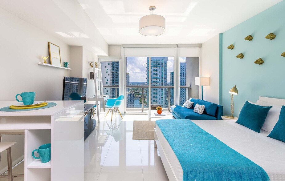 Building Photo - 485 Brickell Ave