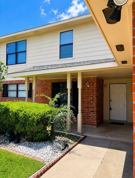 Building Photo - 10518 Quail Ridge Ln