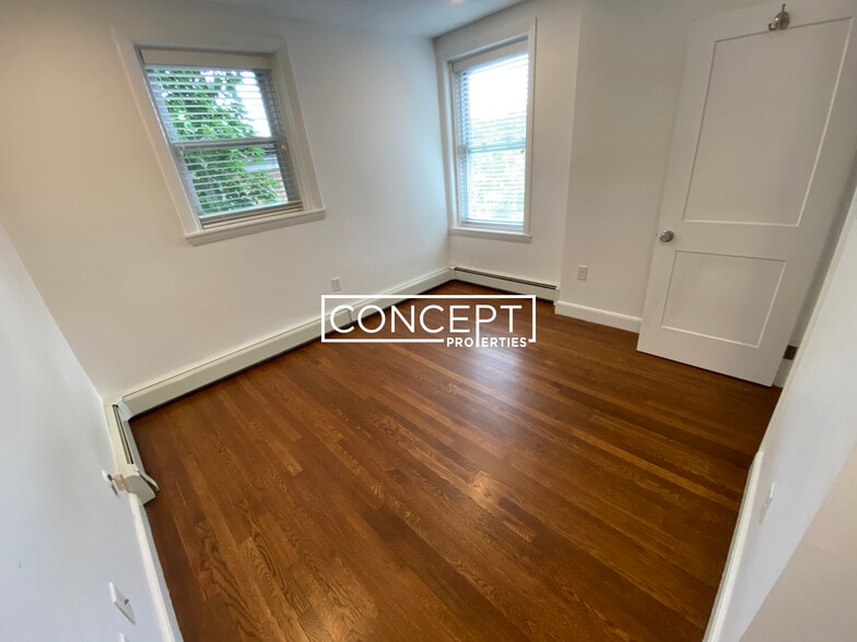 Building Photo - 310 Tappan St