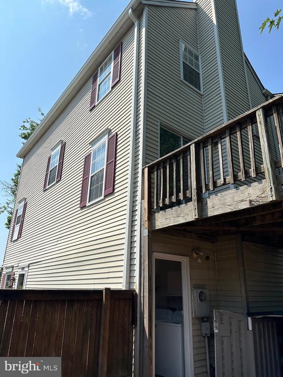 Building Photo - 4002 Summer Hollow Ct