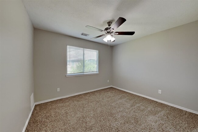 Building Photo - 33326 Cottonwood Bend