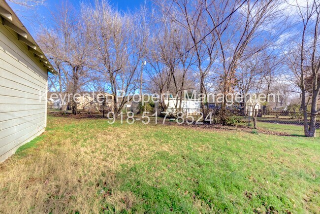 Building Photo - Gorgeous 2 Bedroom West Tulsa Home!