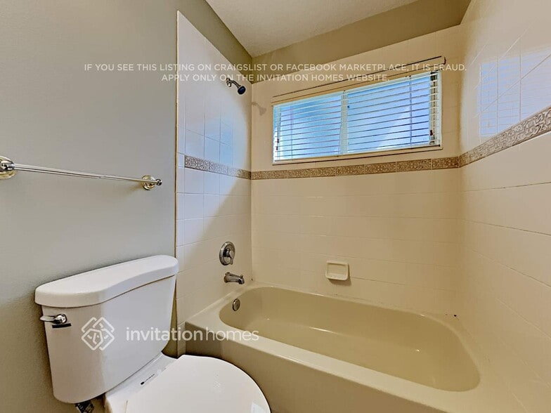 Building Photo - 899 Moonluster Dr