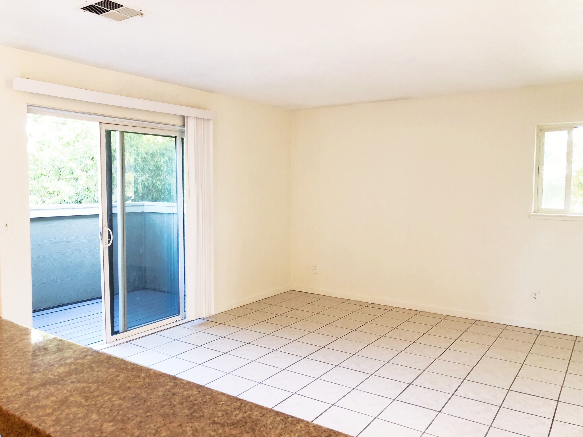 Building Photo - 73 Castlebridge Dr