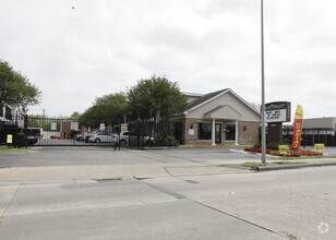 Building Photo - Palm Bluff Apartments