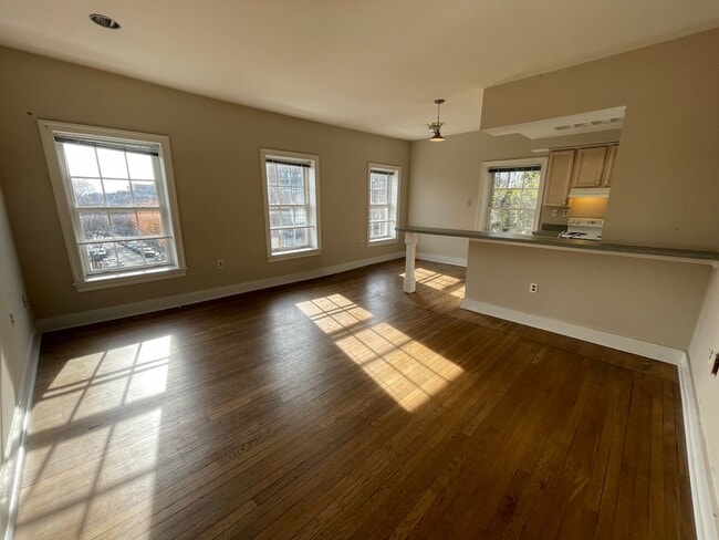 Building Photo - Junior League - 3039 M