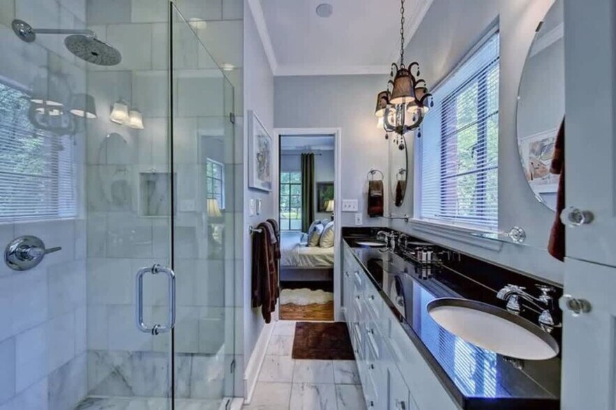 Building Photo - 600 Hermitage Ct