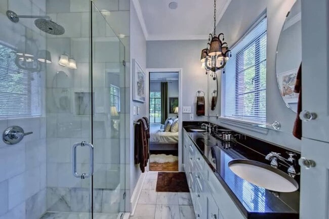 Building Photo - 600 Hermitage Ct