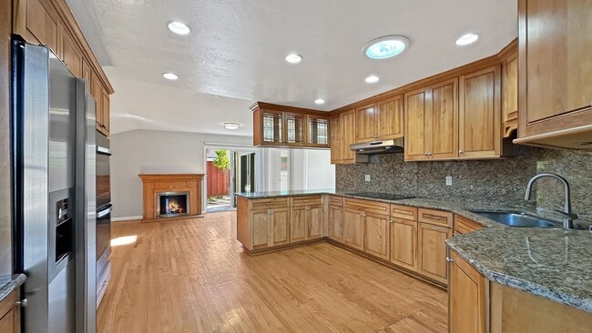 Building Photo - Coastal Comfort & Entertainer’s Retreat in Marina Faire