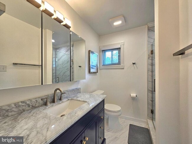 Building Photo - 5918 King James Dr