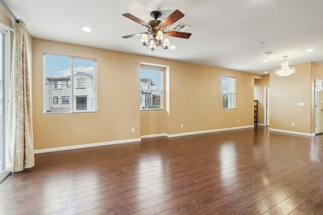 Building Photo - 5807 Via Lugano