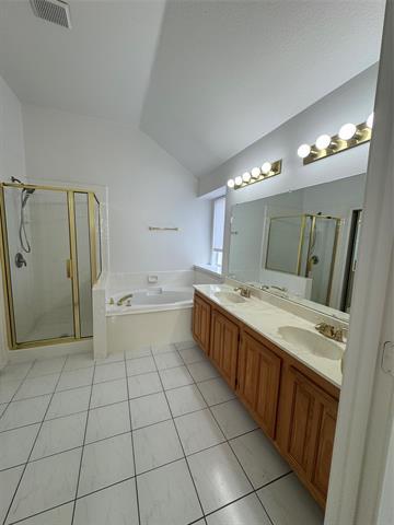 Building Photo - 1705 Bennington Dr