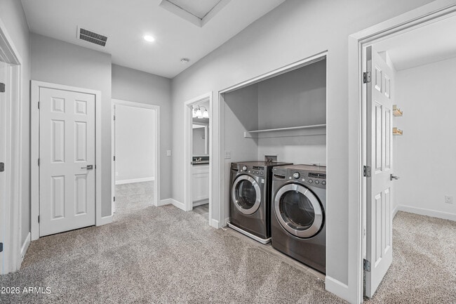 Building Photo - 1013 E Odeum Ln