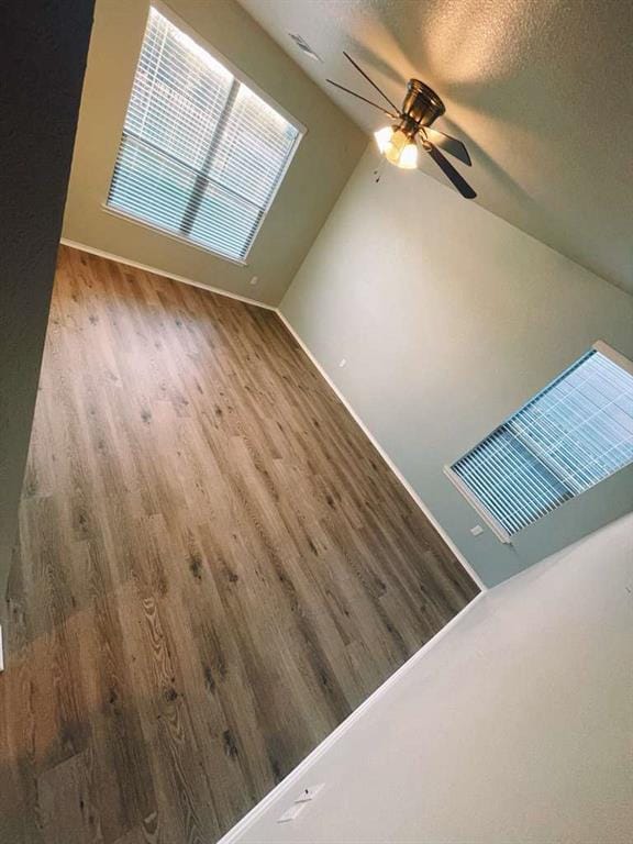 Building Photo - 321 Parrot Tulip View