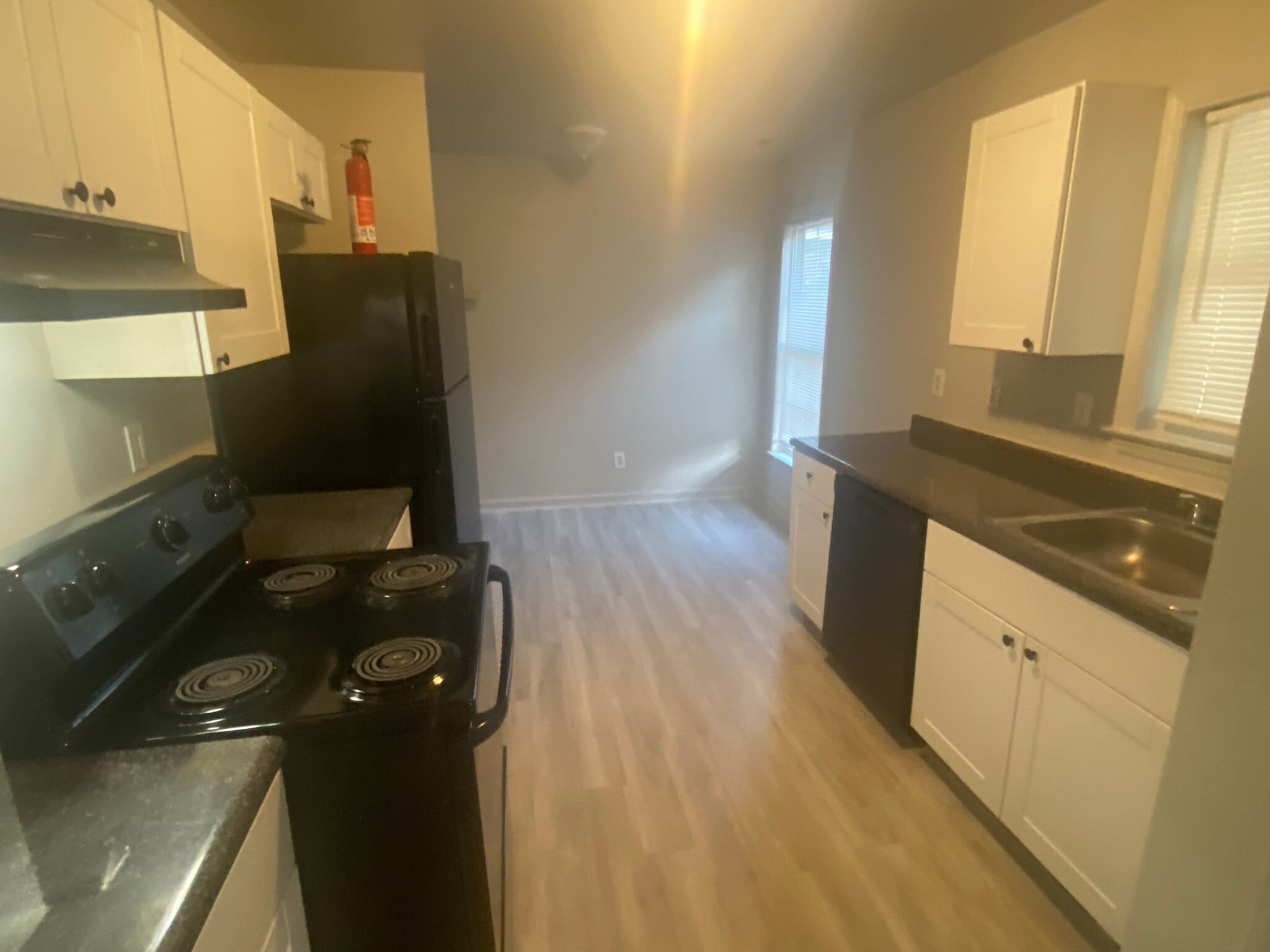 Building Photo - Room in Duplex on Beck St