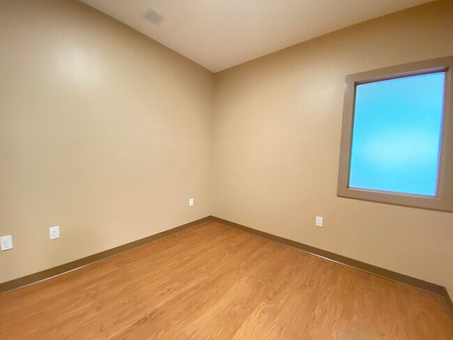 Building Photo - 83 Hanover St