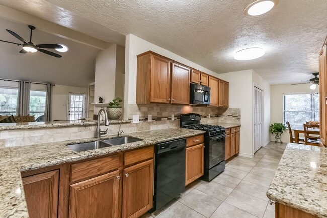 Building Photo - 22314 Rangeview Dr
