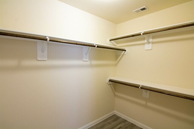 Building Photo - 13824 Winding Path Ln