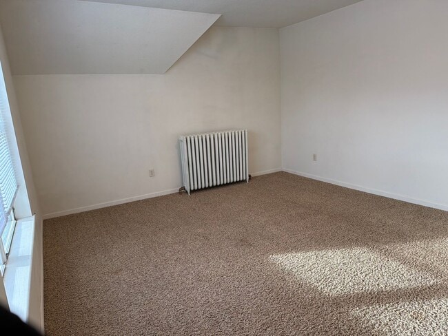 Building Photo - 376 Alger St