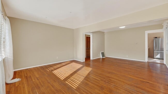 Building Photo - Wonderful Two Bedroom Home for Rent Long Beach