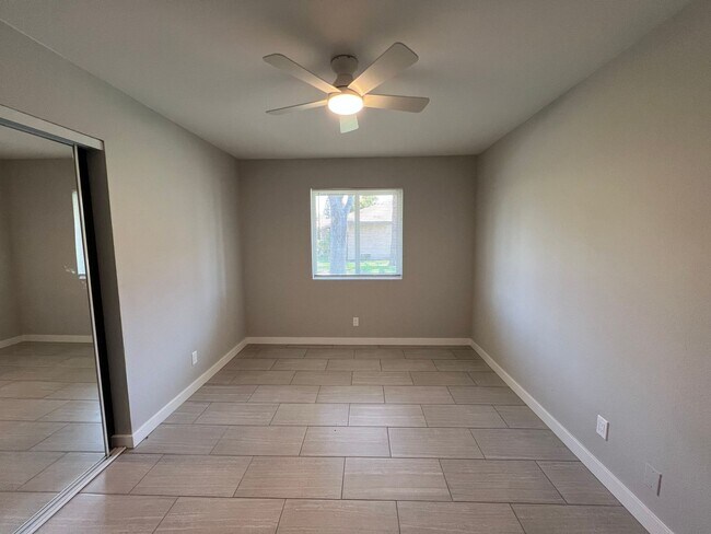 Building Photo - 3 Bedroom, 2 Bathroom