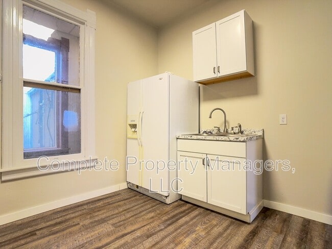 Building Photo - 101 N Mill St