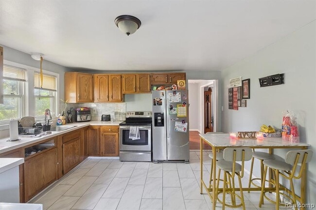 Building Photo - 5315 Edgewood St