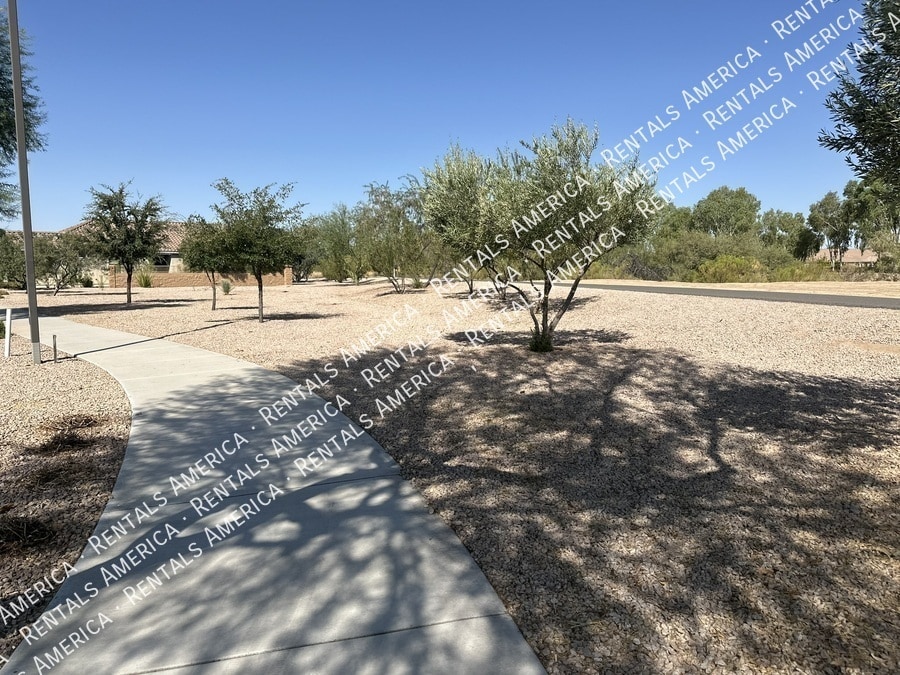 Building Photo - 21260 E Calle Luna