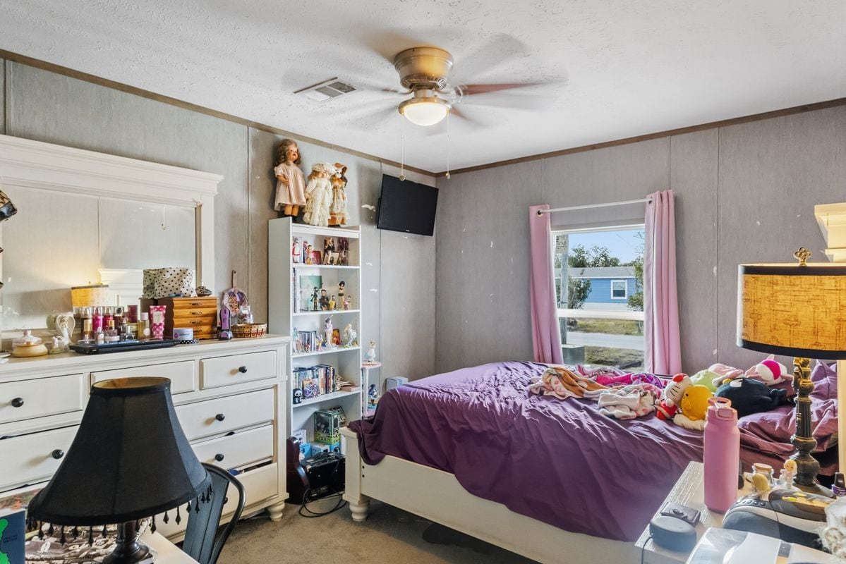 Building Photo - 134 N Larry Dr