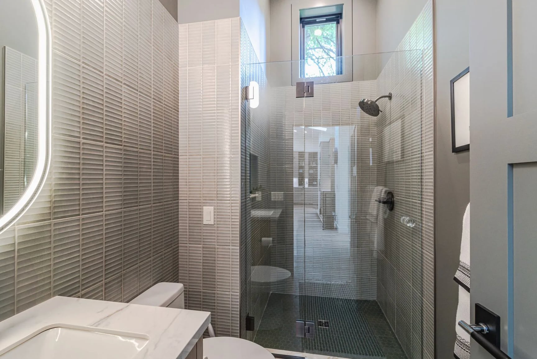 hall bath - 4290 Bass St SE
