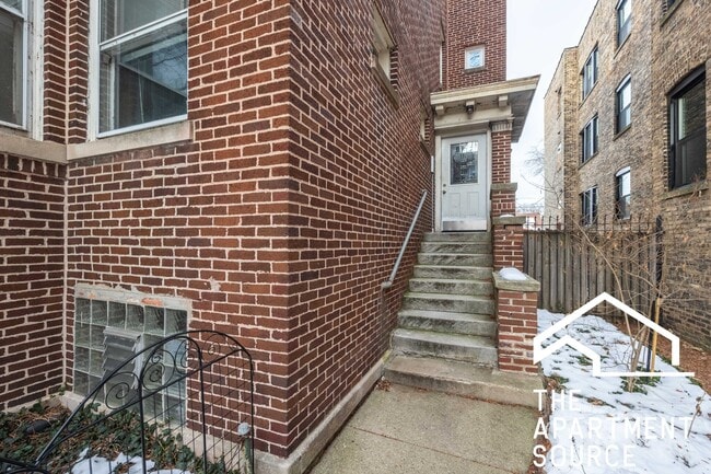 Building Photo - 1432 W Jonquil Terrace