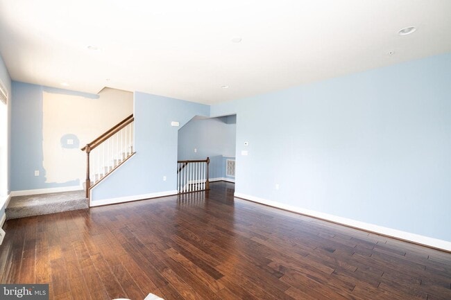 Building Photo - 122 Ellis Aly