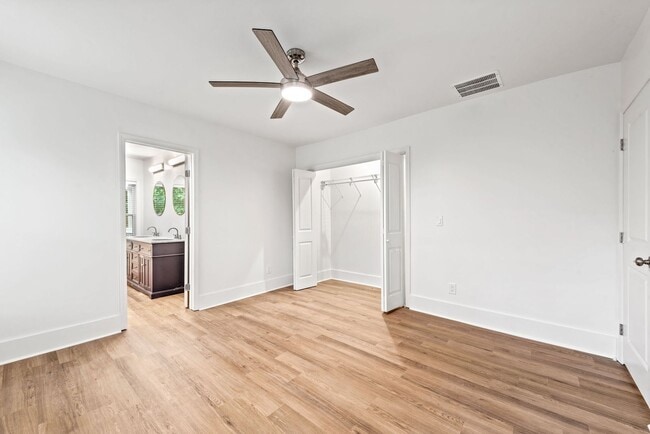 Building Photo - Location, Location - Duplex Unit A - 636 Francis PL NW/ 2 bedroom, 2 bath - off street parking $1...